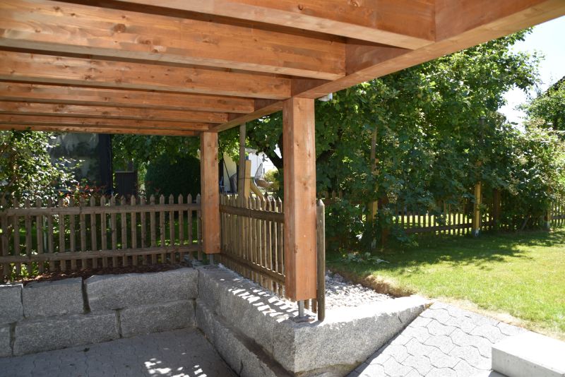Carport-mit-Schwalbenschwanz-Verbindung